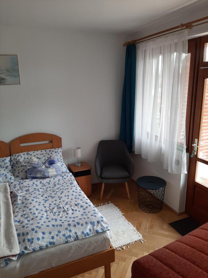Kispal Apartmanhaz 잘라카로쉬 외부 사진