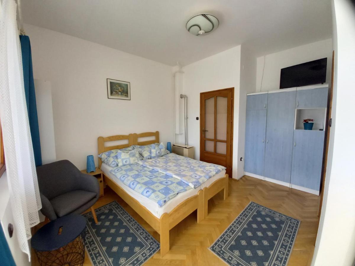 Kispal Apartmanhaz 잘라카로쉬 외부 사진
